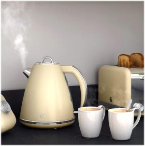 Swan SK19020CN Retro Jug Kettle, Fast Boil, Easy Pour, 360 Degree Base, 1.5L, 3KW, Cream - Image 2